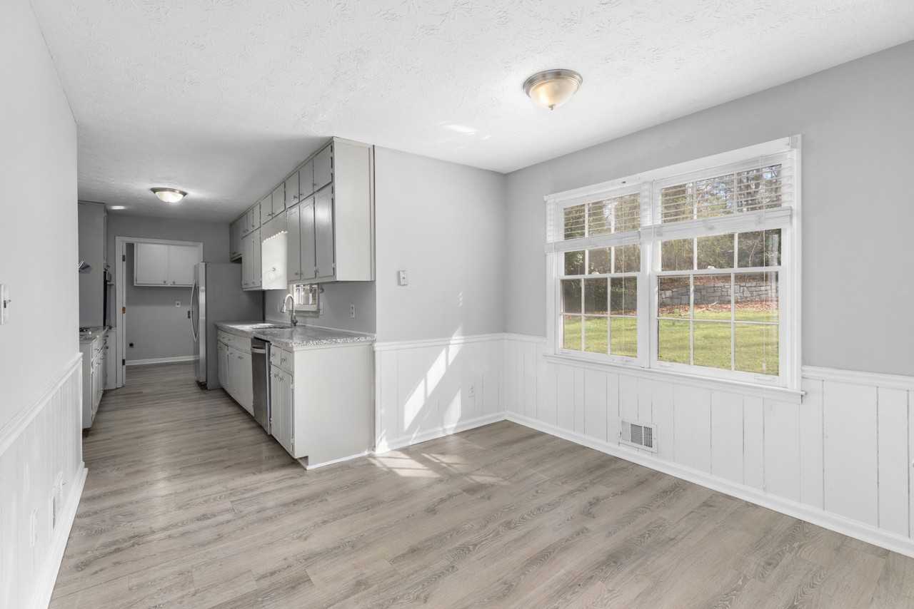 2577 Sandpiper Dr - Photo 7 of 20