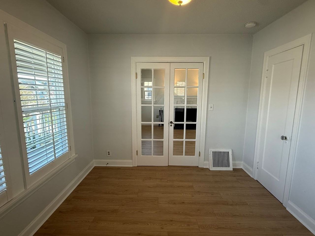 212 N Emerson Ave - Photo 5 of 13