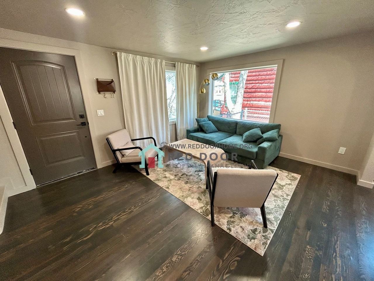 1604 11th Ave S - Photo 4 of 20