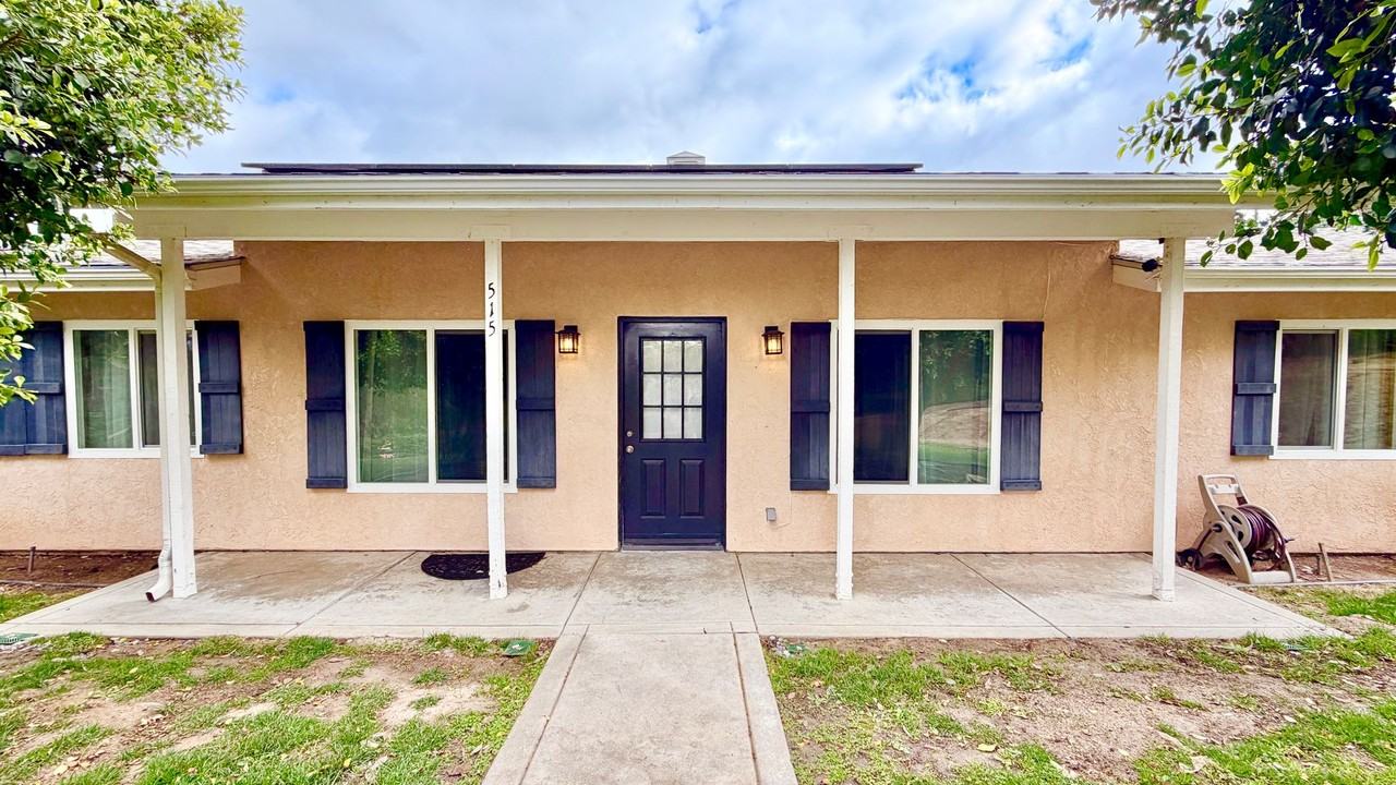 515 Rosvall Dr - Photo 2 of 50