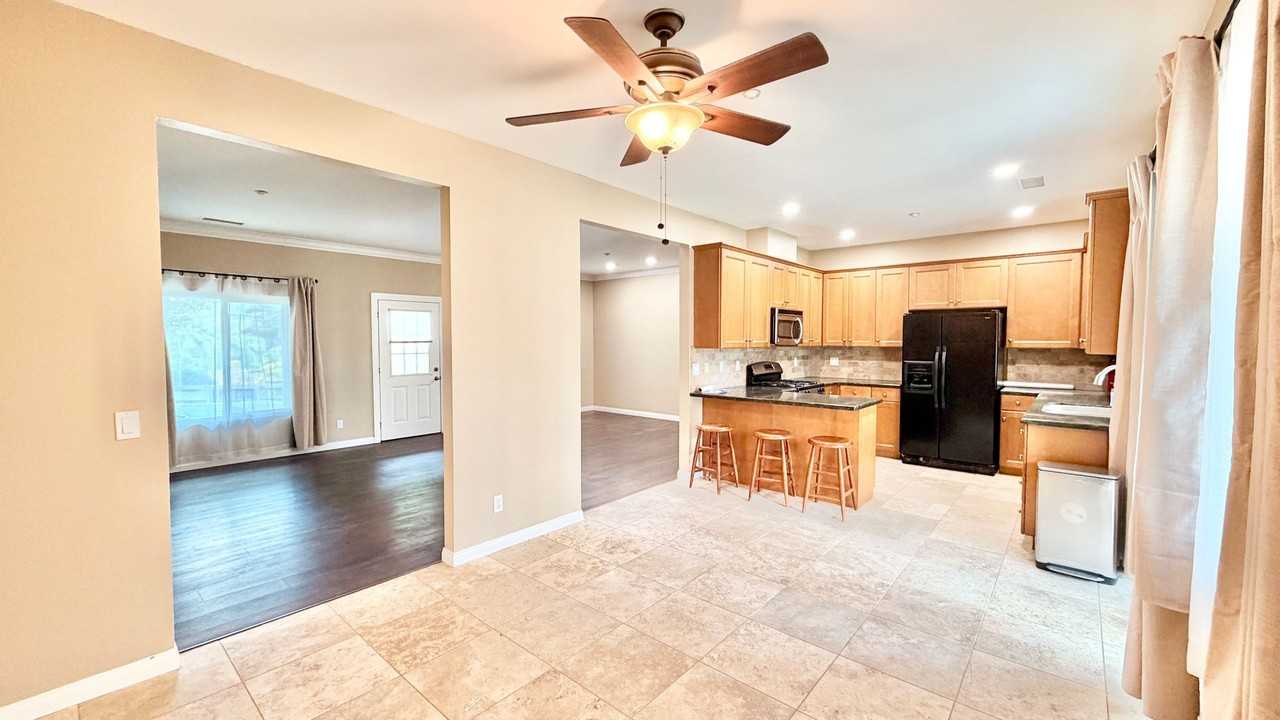 515 Rosvall Dr - Photo 6 of 50