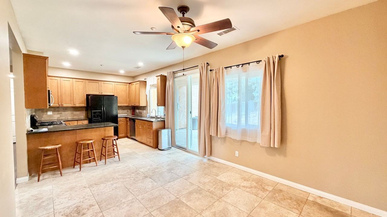 515 Rosvall Dr - Photo 7 of 50