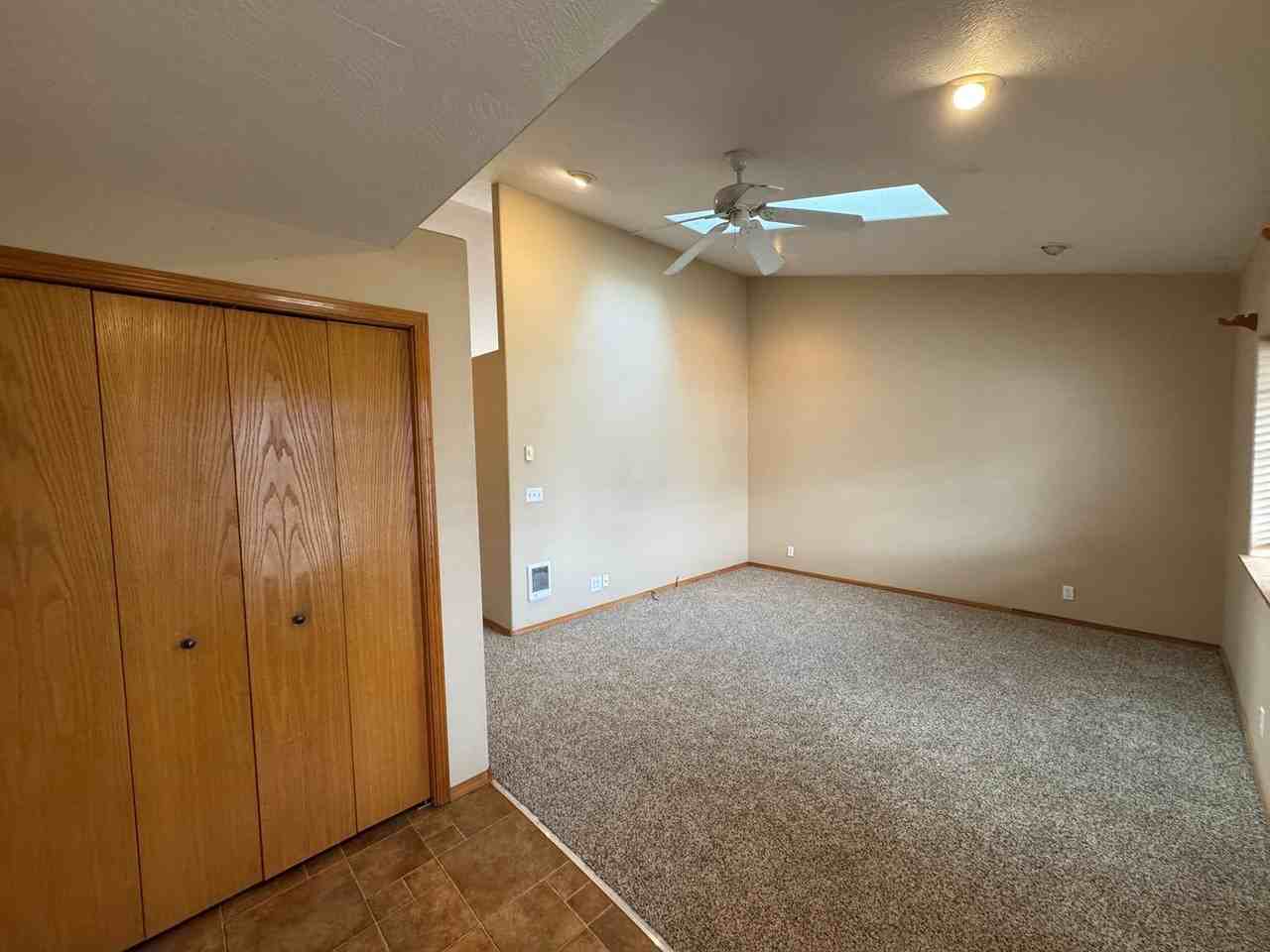 2518 Mangan St - Photo 2 of 20