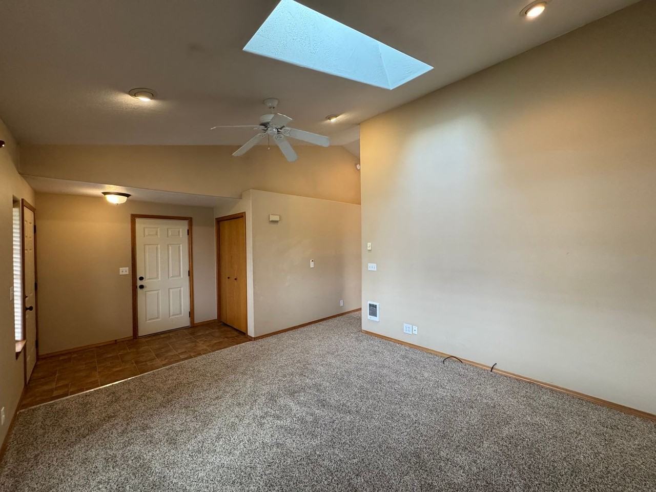 2518 Mangan St - Photo 3 of 20