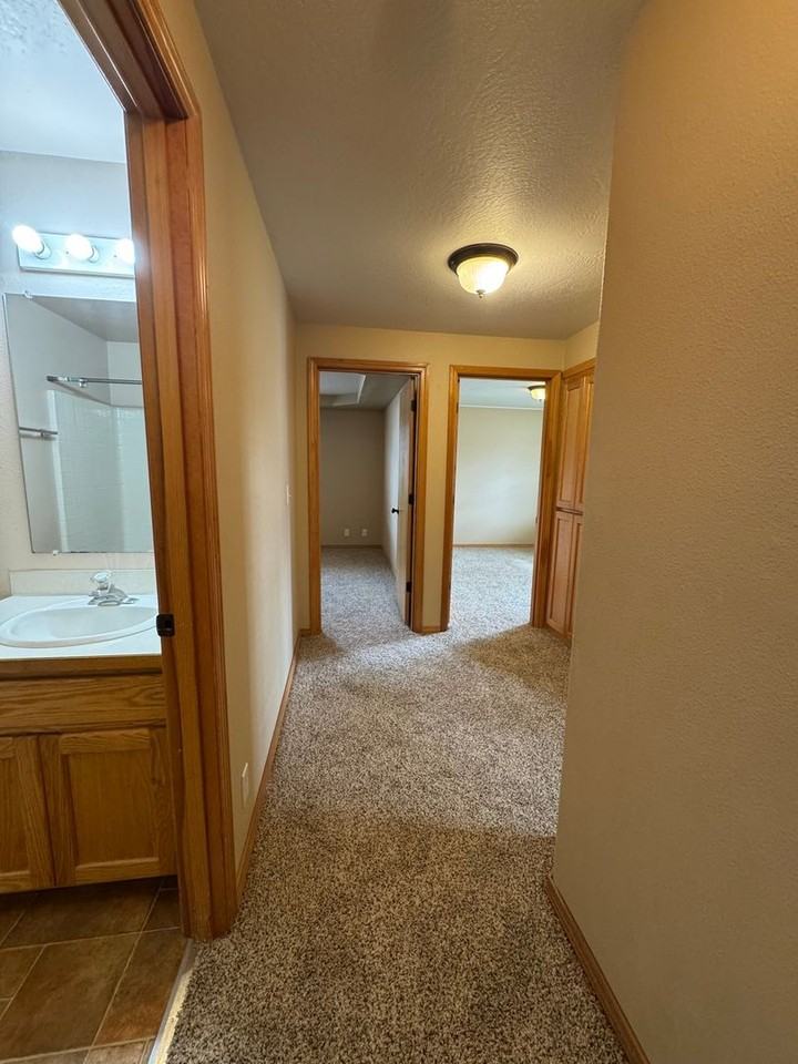 2518 Mangan St - Photo 6 of 20