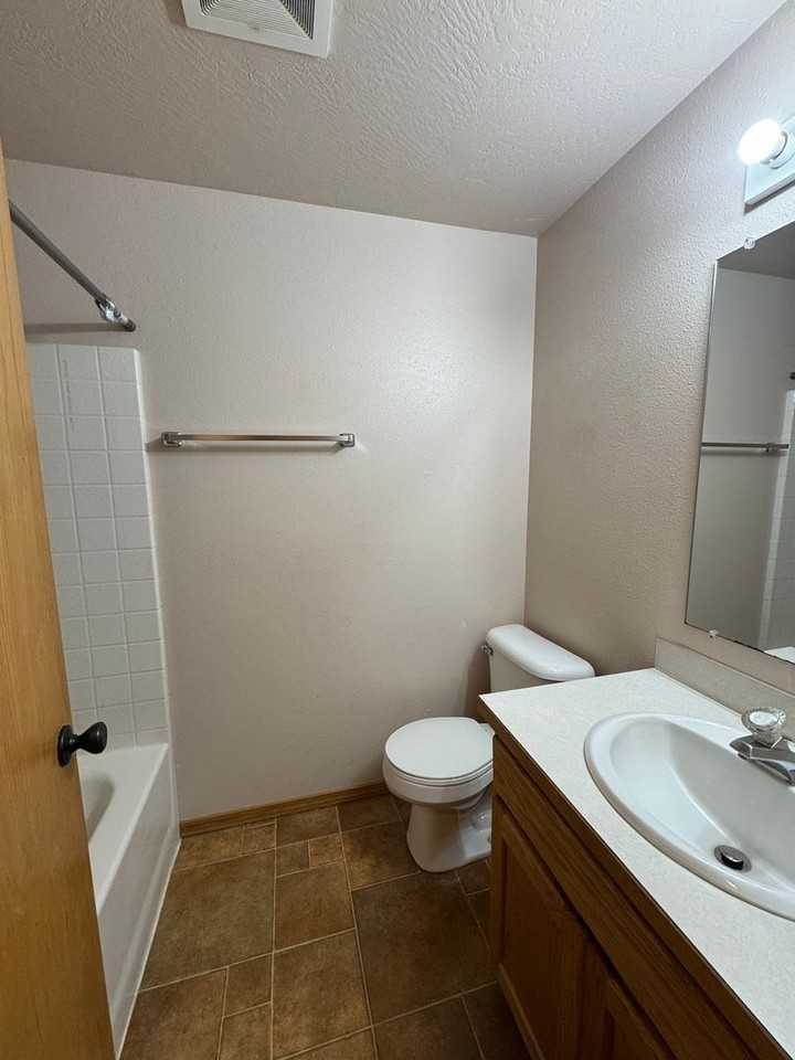 2518 Mangan St - Photo 7 of 20