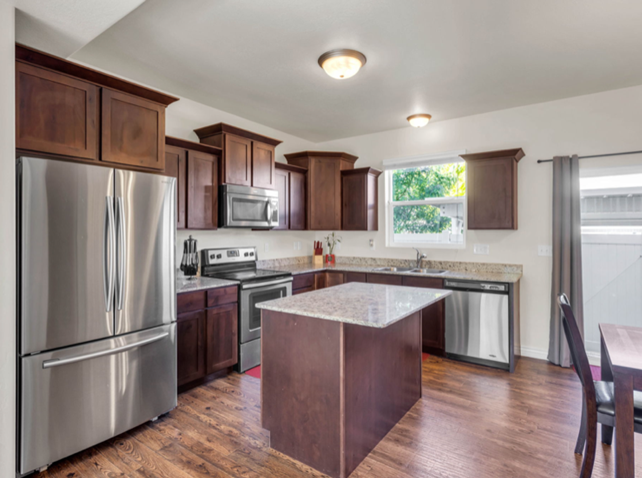 1544 S 840 W - Photo 4 of 22