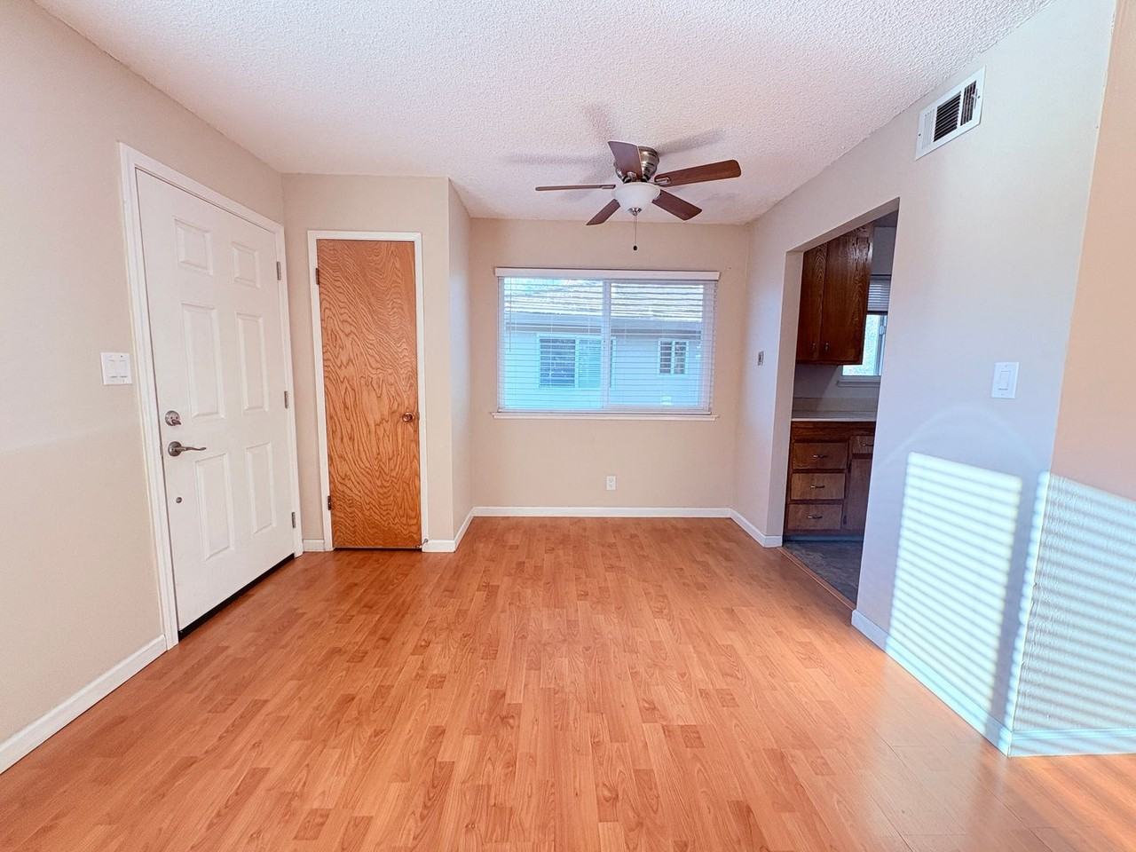 5154 Connecticut Dr #4 - Photo 5 of 9