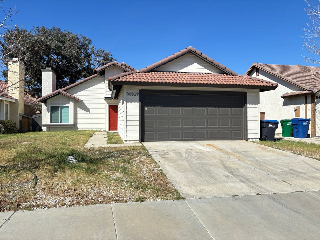 36829 Burroughs Way - Photo 2 of 28