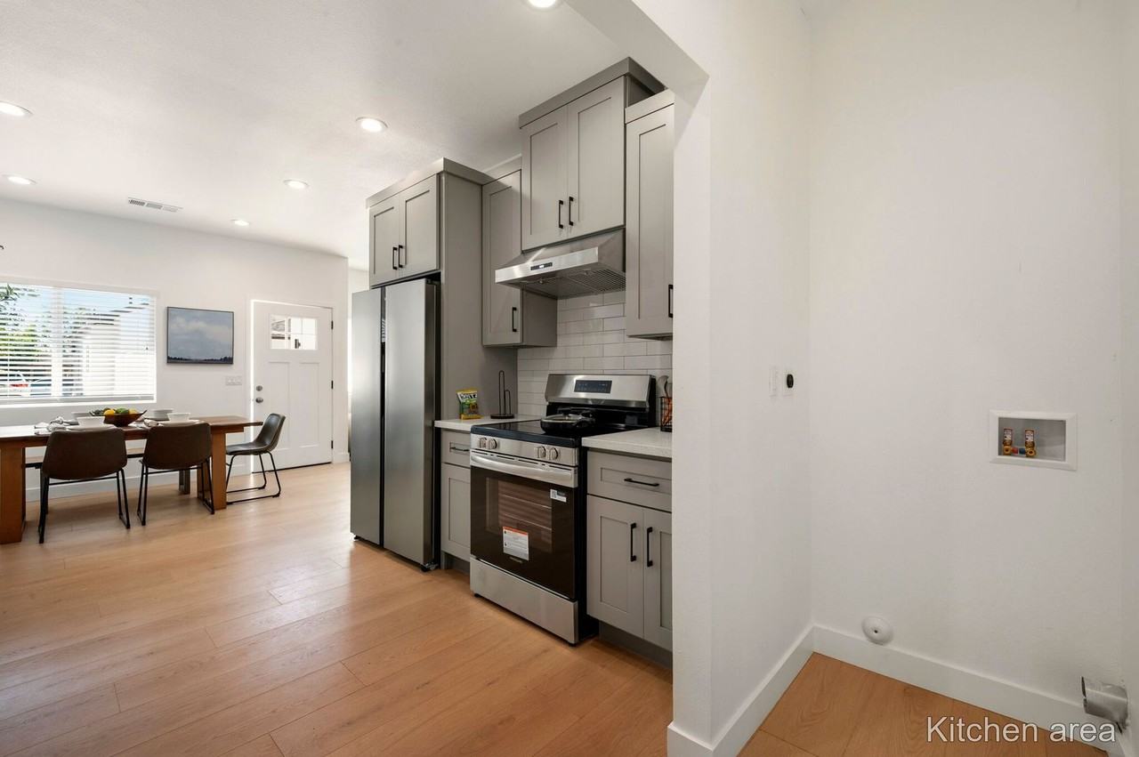 1409 W 7th St - Photo 2 of 20