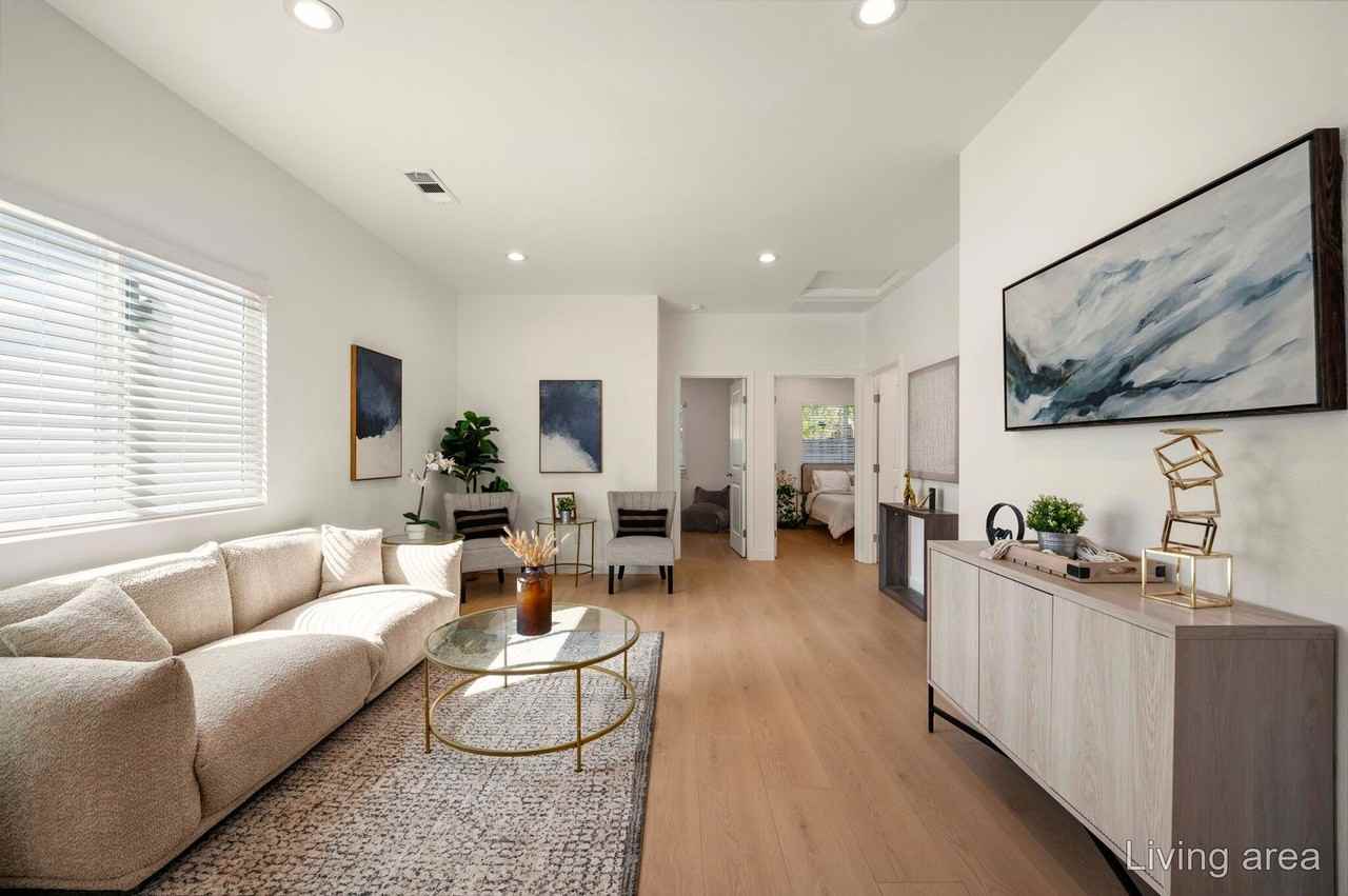 1409 W 7th St - Photo 5 of 20