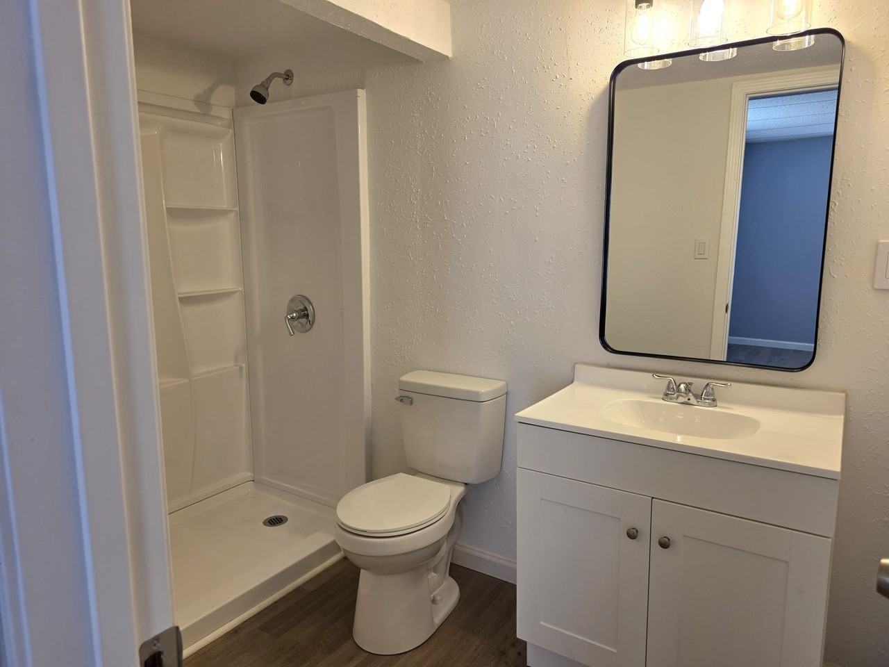 200 Tesh St - Photo 5 of 17