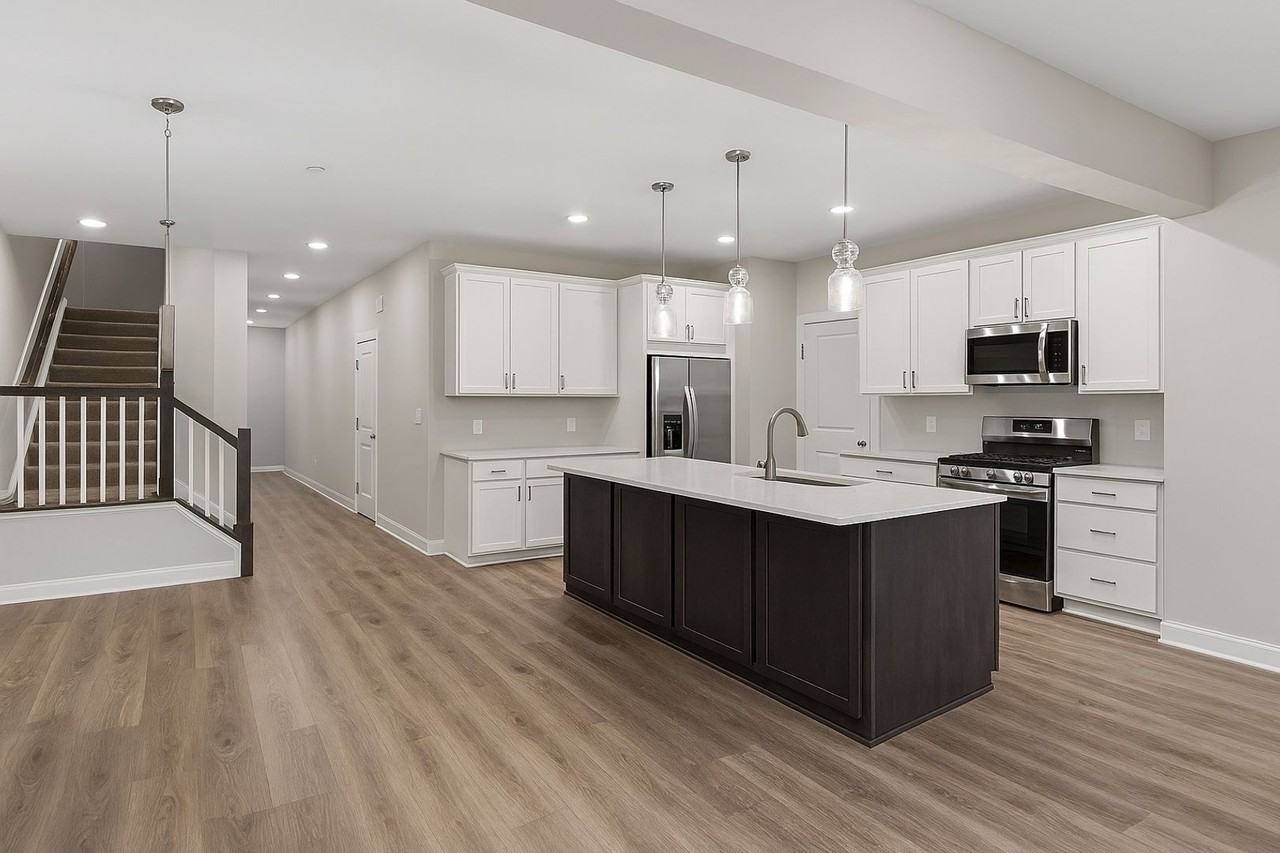 7112 181st St W - Photo 2 of 12