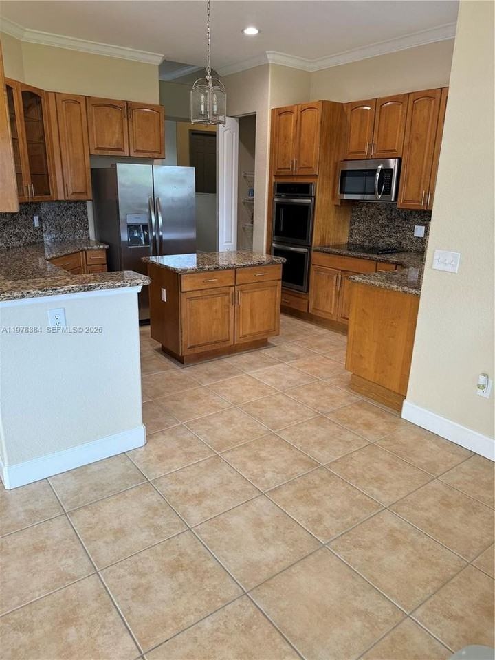 13162 Sw 191st Ter - Photo 2 of 10