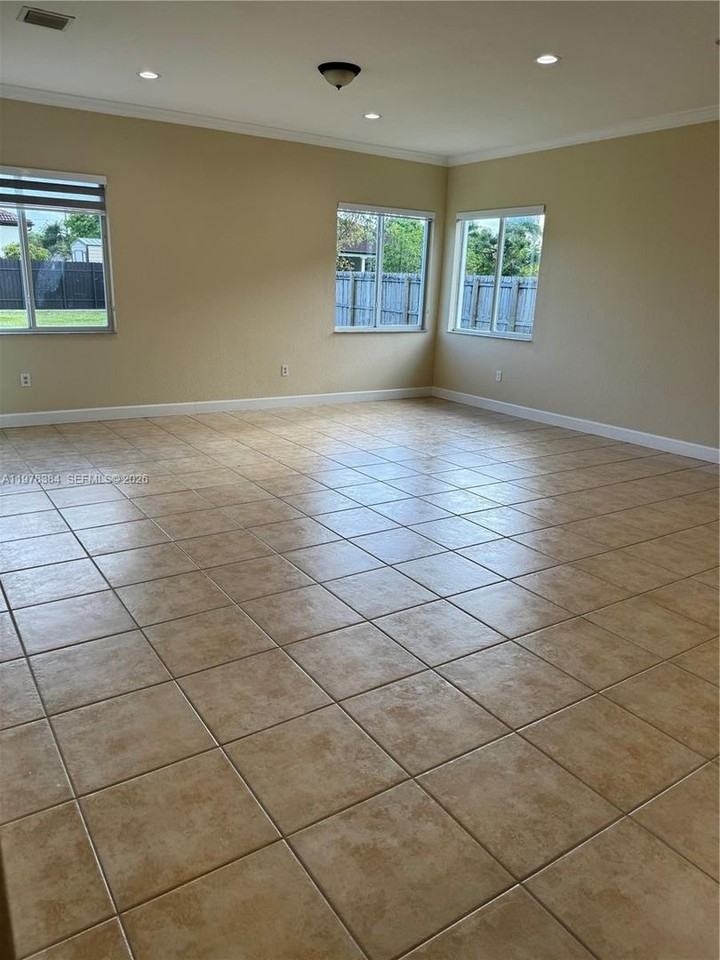 13162 Sw 191st Ter - Photo 4 of 10