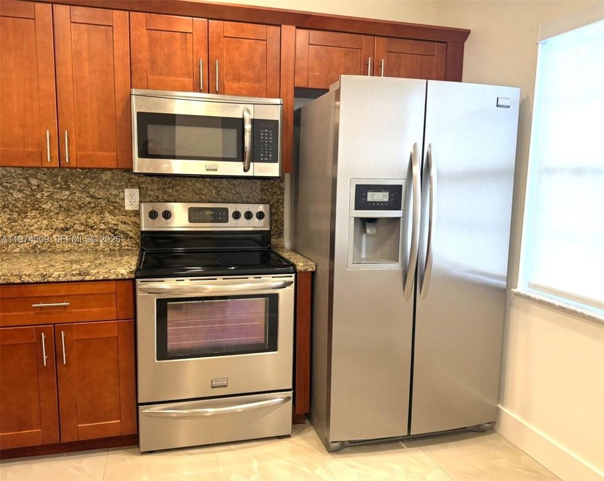 14224 Sw 121st Pl - Photo 2 of 10