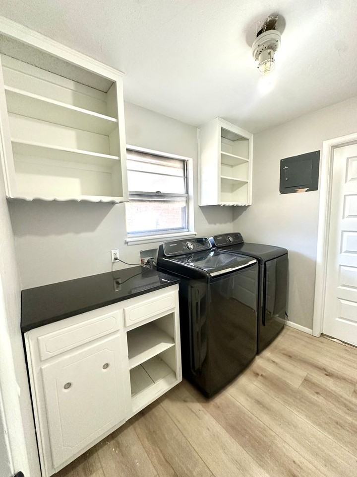 1801 E Davis Ave - Photo 7 of 21