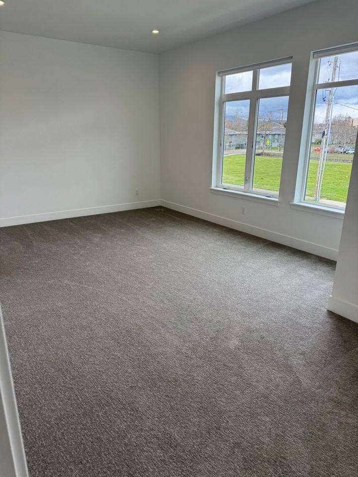 1970 Amazon Pkwy - Photo 6 of 16