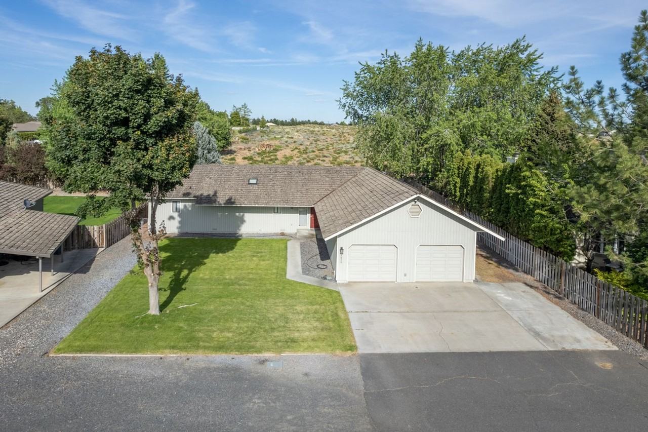 6829 Eagle Dr Ne - Photo 2 of 37