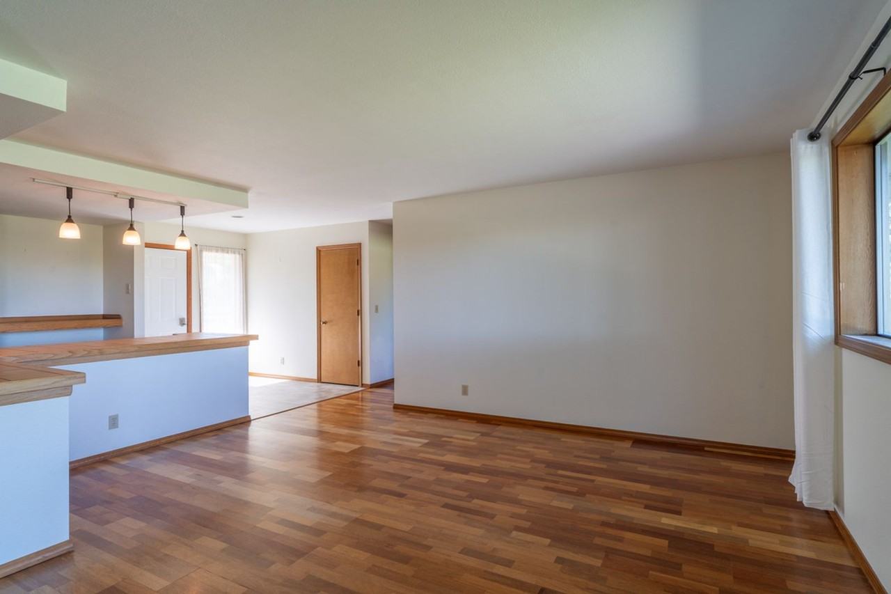 6829 Eagle Dr Ne - Photo 7 of 37