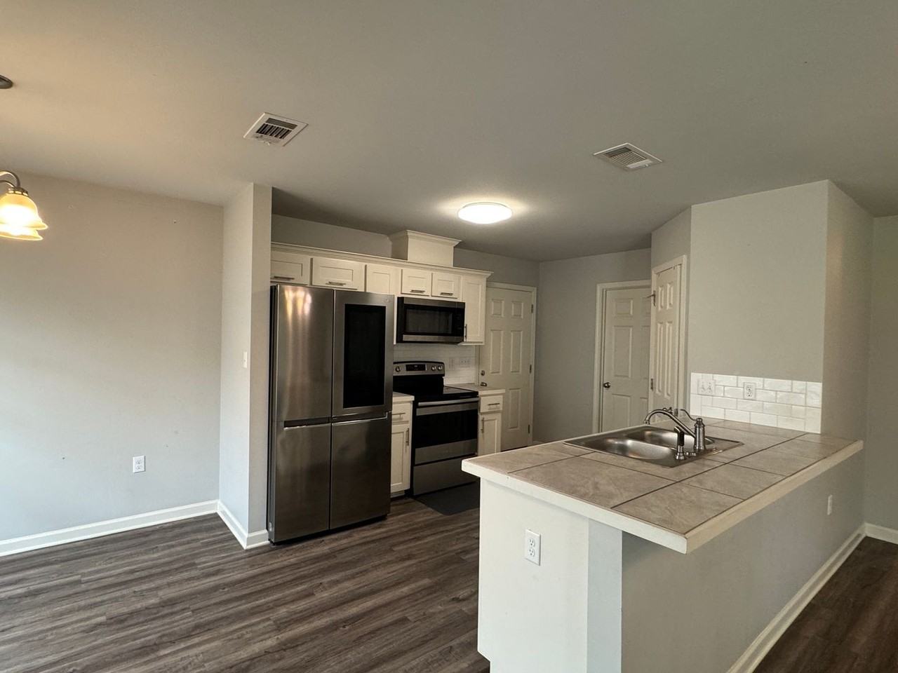 1501 Ravier Ln - Photo 4 of 12