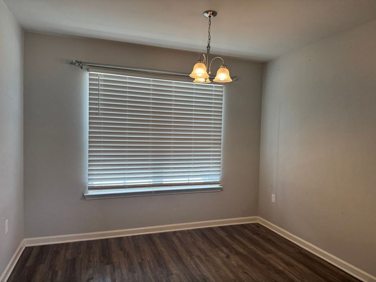 1501 Ravier Ln - Photo 5 of 12