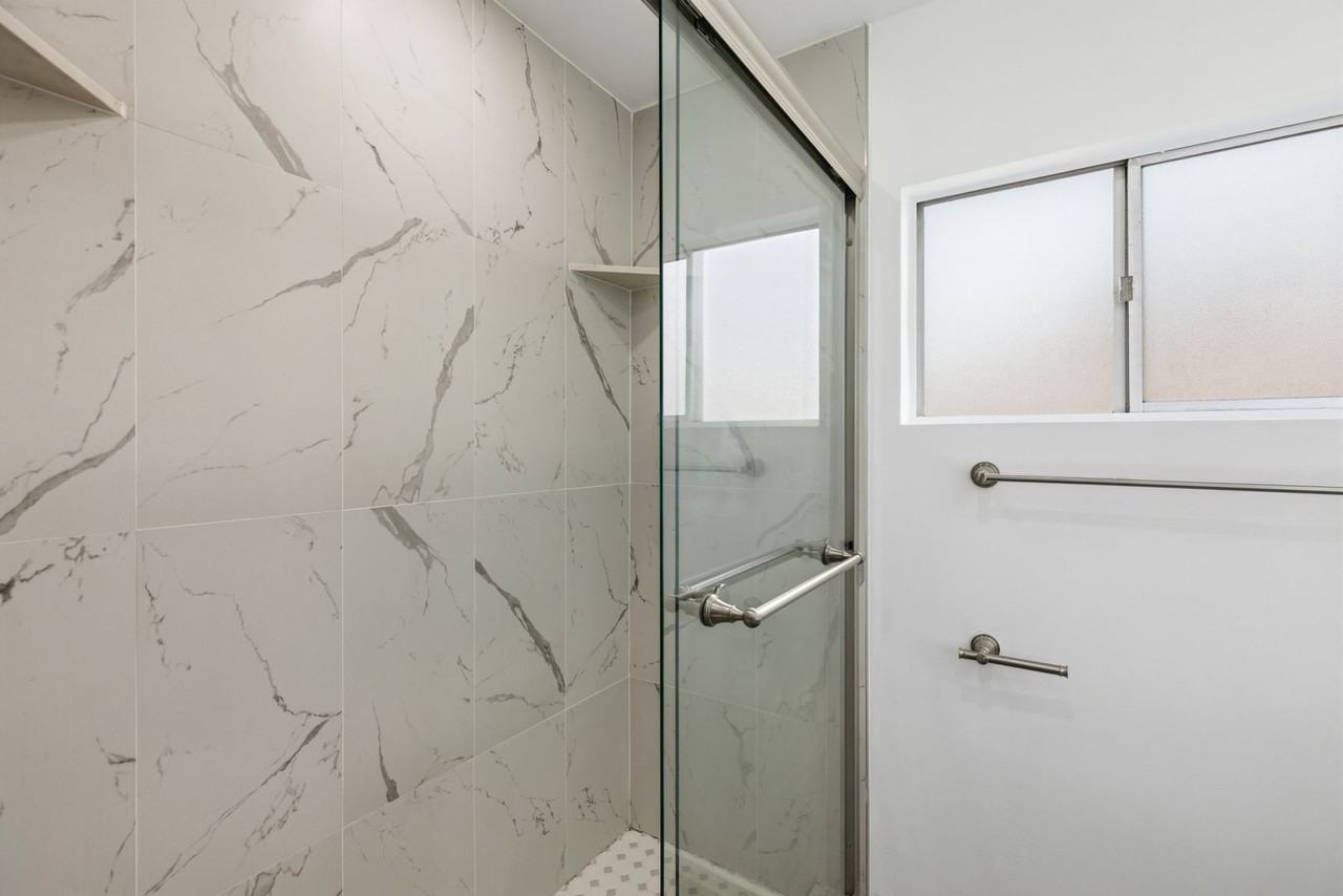 3680 Curlew St - Photo 6 of 34