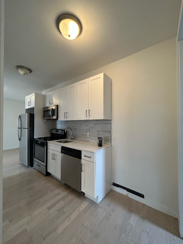 35 Kensington Ave #E4 - Photo 4 of 8