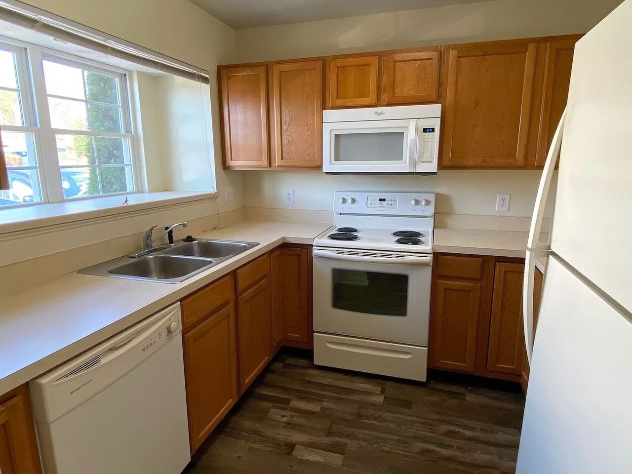 2450 Millwood Loop - Photo 2 of 17