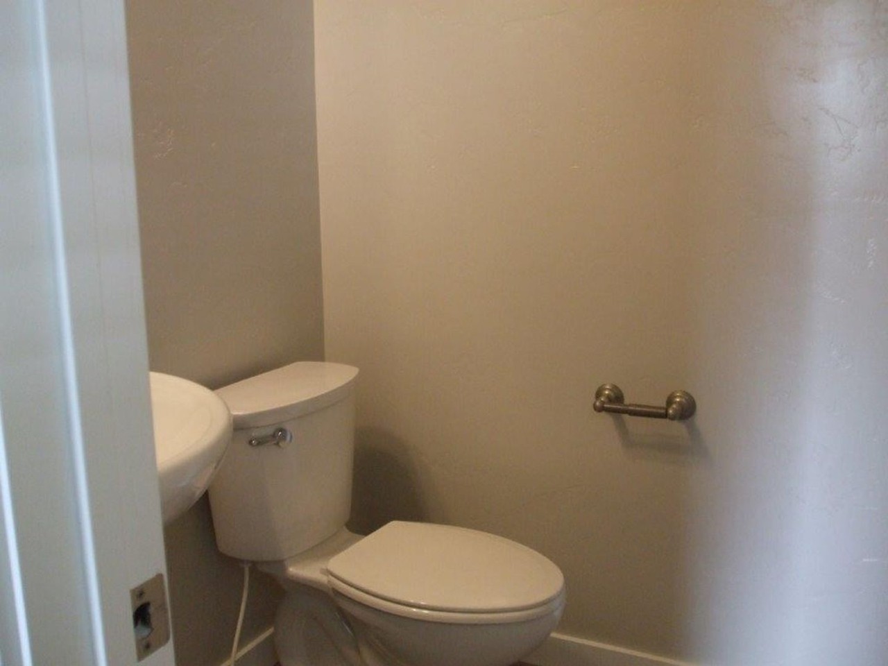 1715 W Woodington St - Photo 7 of 32