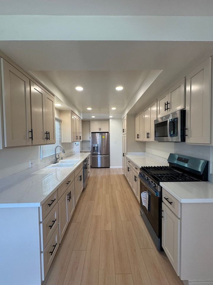 2675 Monterey St - Photo 3 of 18