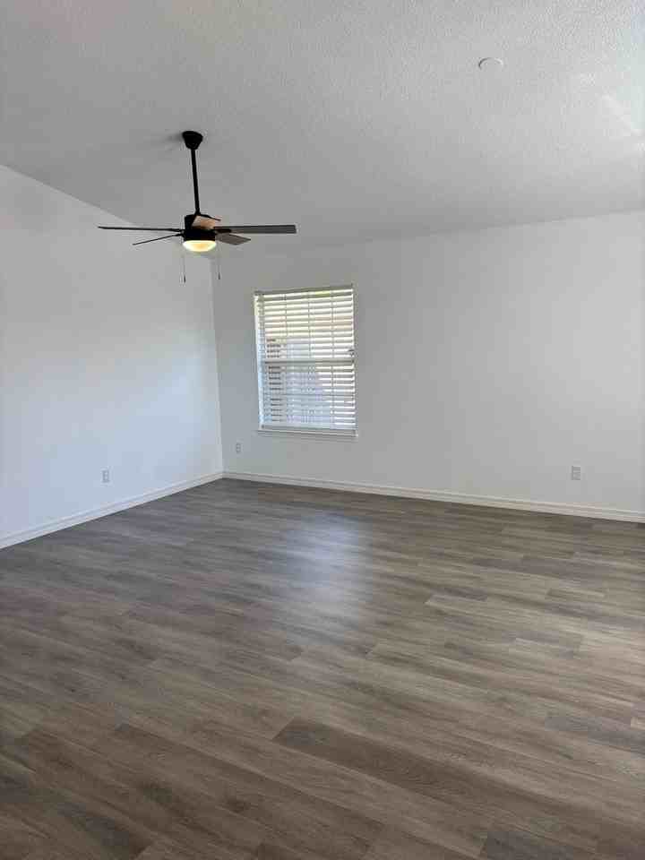 3154 Seafarers Way - Photo 3 of 20