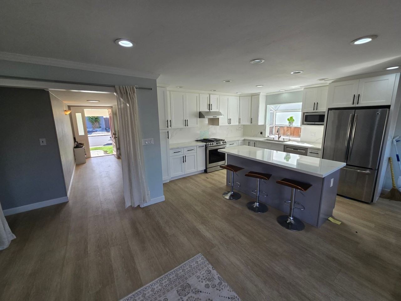 4125 Holland Dr - Photo 3 of 15