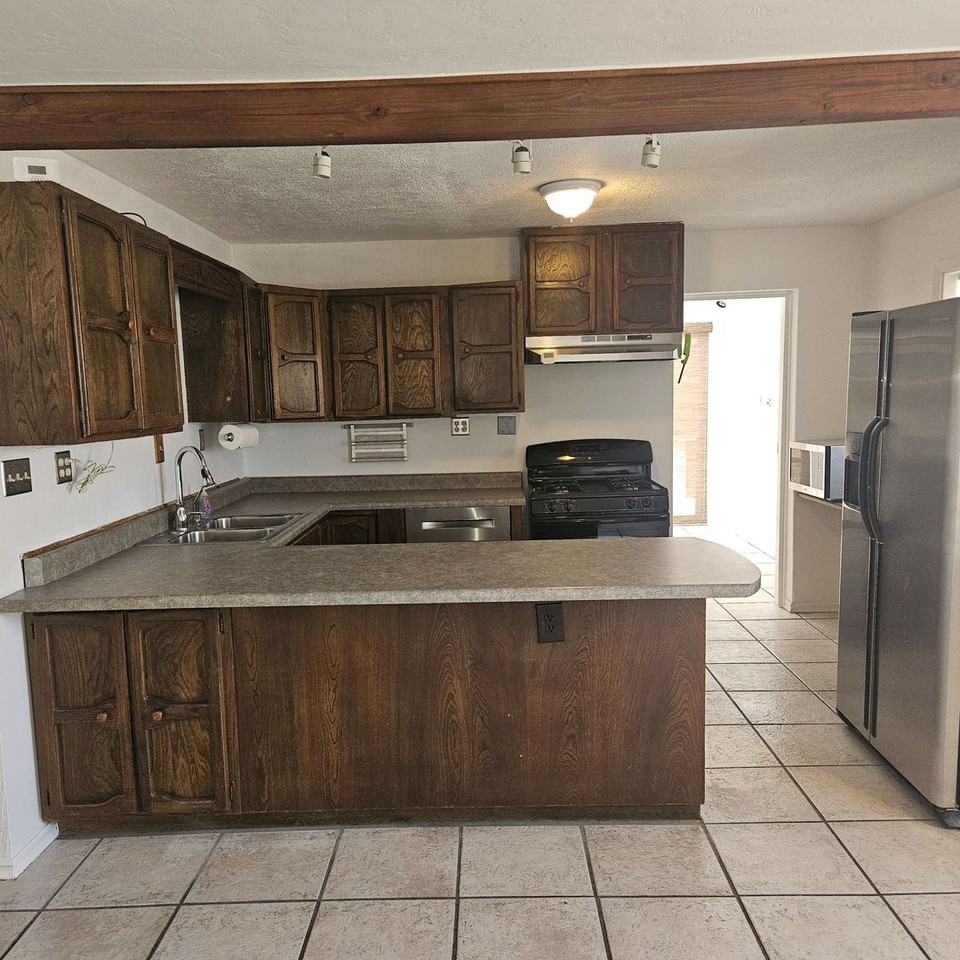 1012 S 8th Ave - Photo 5 of 26