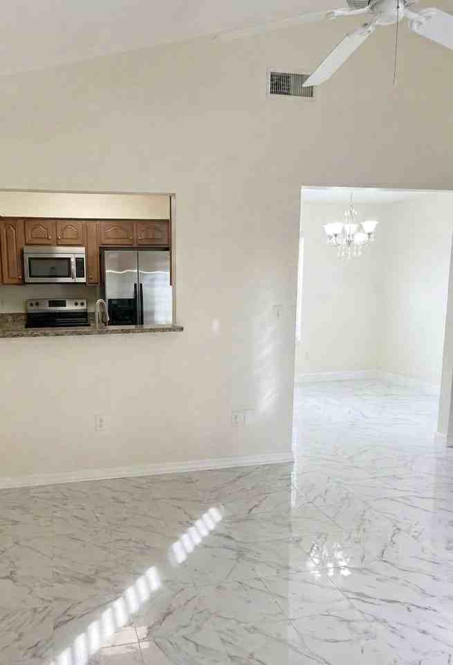 355B Springdale Dr - Photo 2 of 12