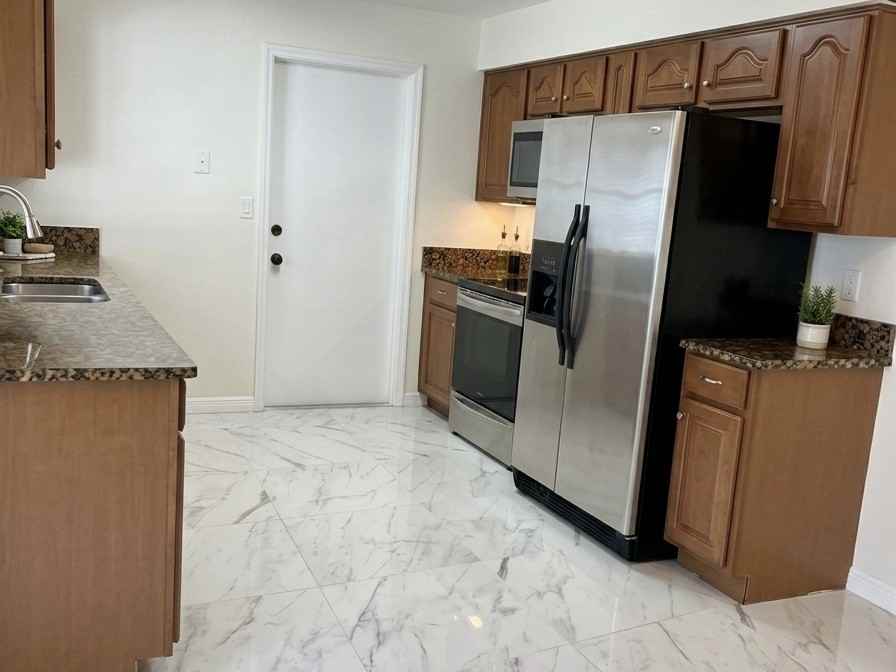 355B Springdale Dr - Photo 3 of 12