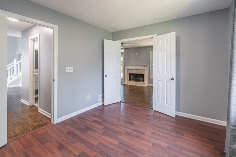 1321 Yorktown Cir - Photo 6 of 15