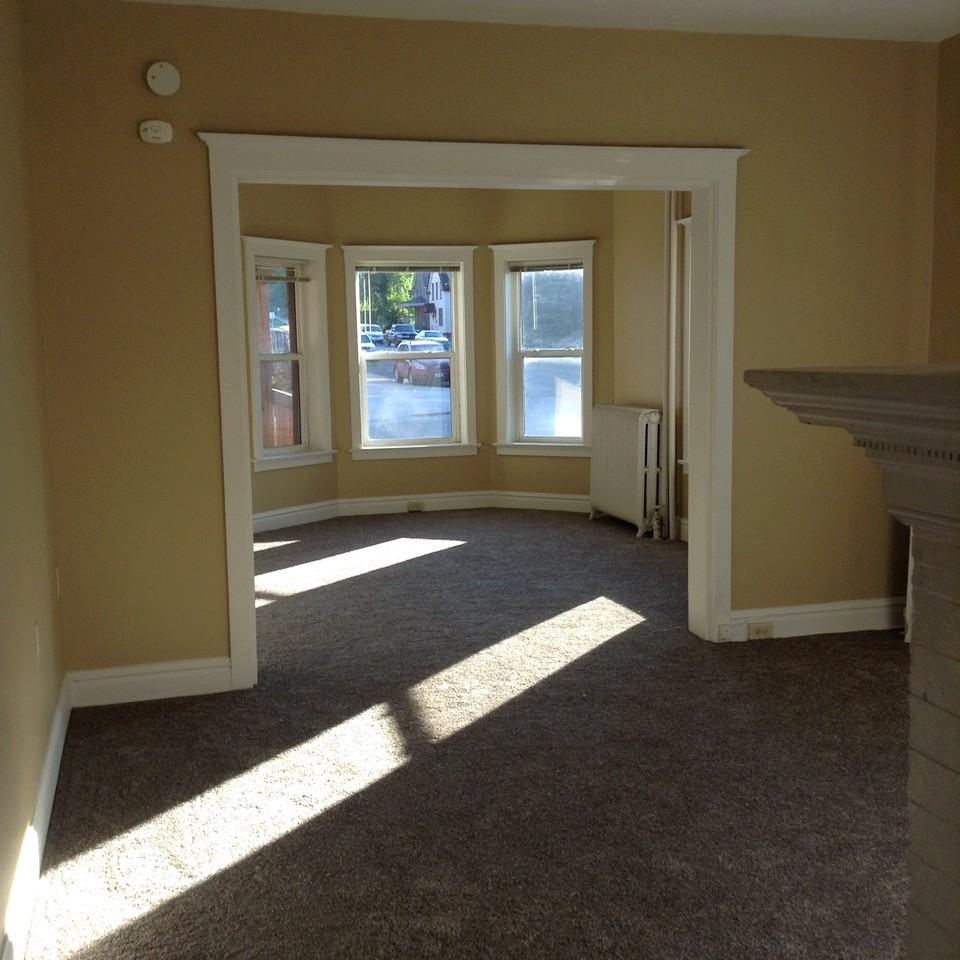 130 N 8th Ave E #1 - Photo 3 of 14