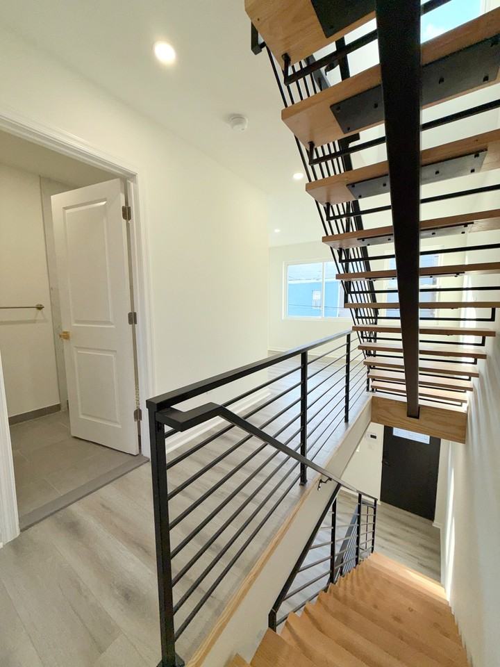 2511 N Leithgow St #NA - Photo 5 of 40