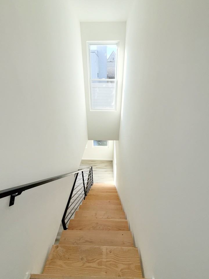 2511 N Leithgow St #NA - Photo 6 of 40