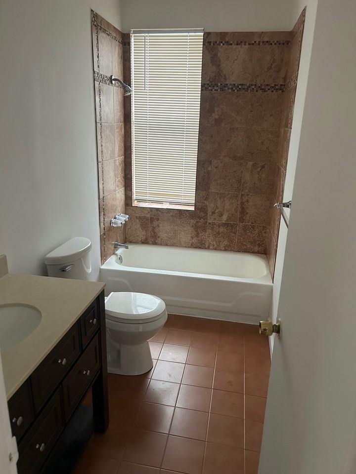 6215 Kennedy Blvd E #4DN - Photo 3 of 8