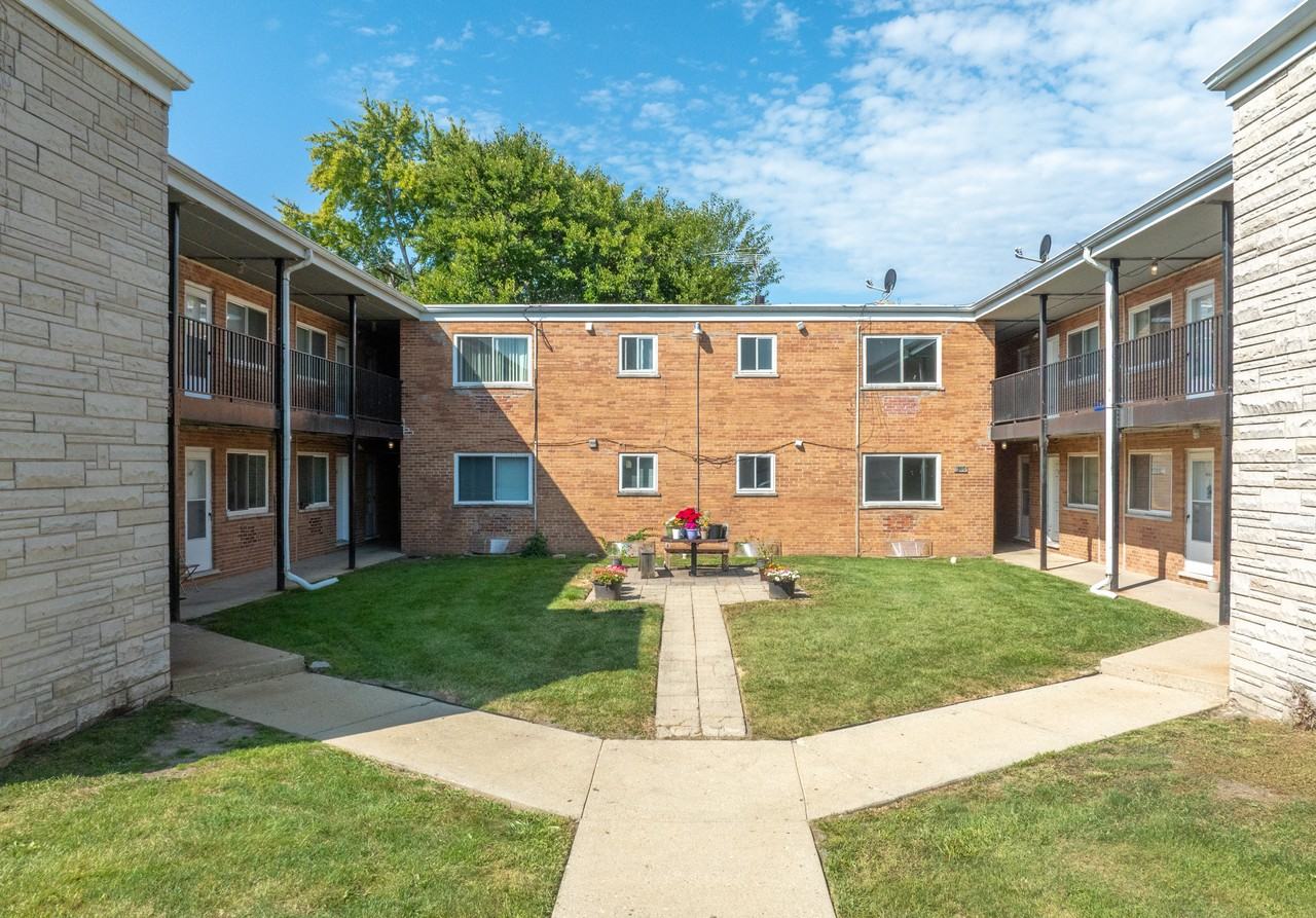 306 Wilson Ave #C - Photo 3 of 9