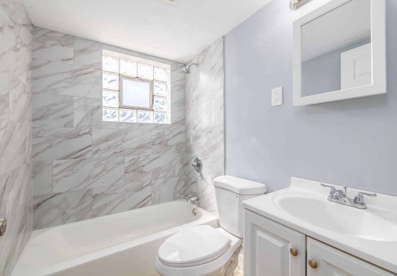 306 Wilson Ave #C - Photo 5 of 9