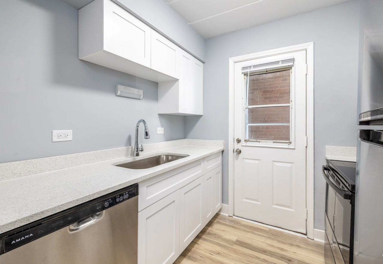 306 Wilson Ave #C - Photo 7 of 9