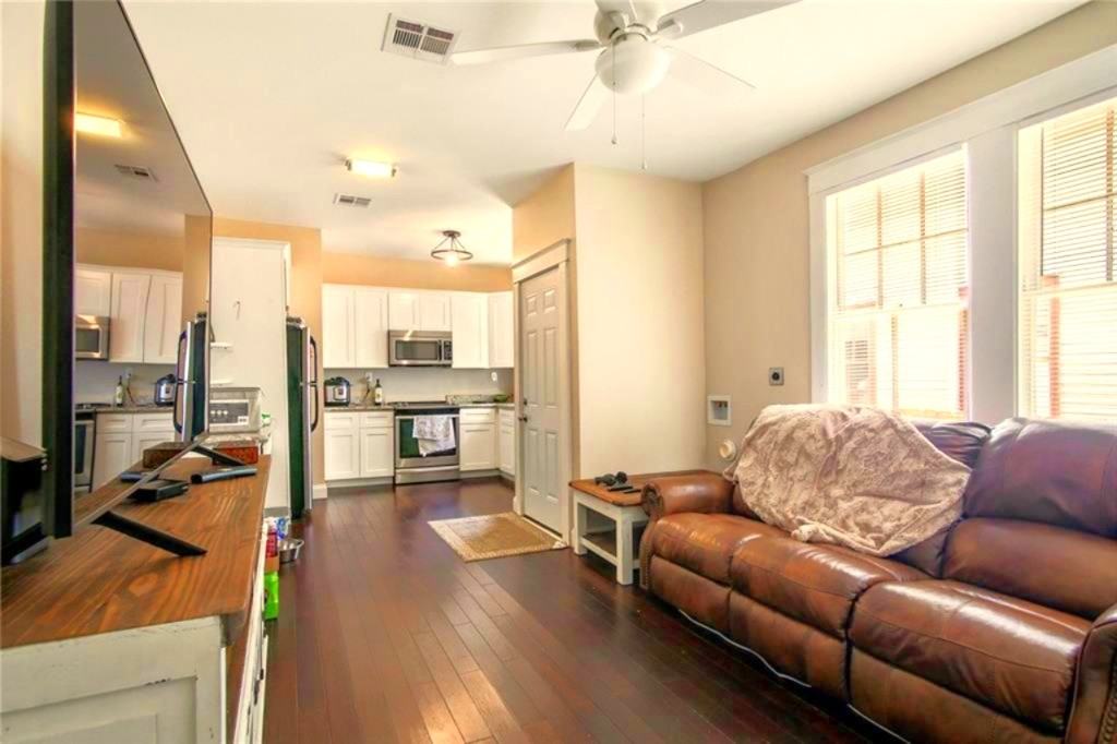 Elba St #4311 - Photo 3 of 12