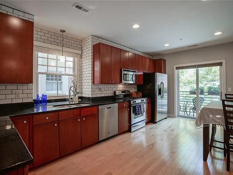 527 N Park Ave - Photo 7 of 17