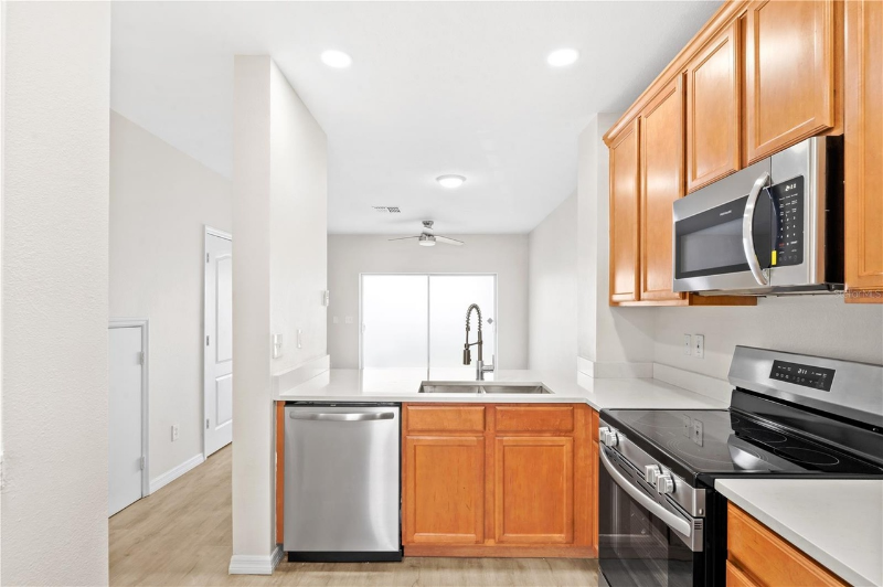 10914 Savannah Wood Dr #139 - Photo 2 of 17