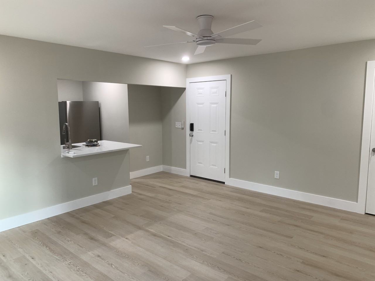 3585 Deep Cove Dr - Photo 2 of 16