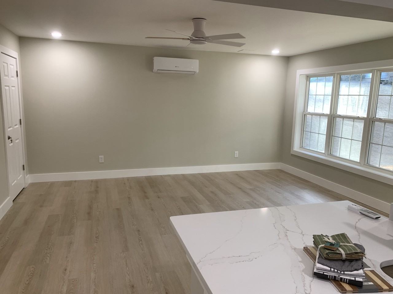 3585 Deep Cove Dr - Photo 3 of 16