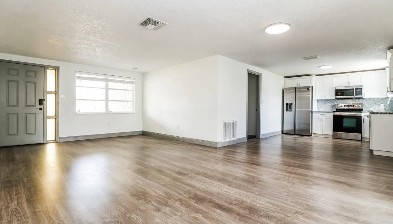 2223 Maureen Dr #NA - Photo 2 of 14